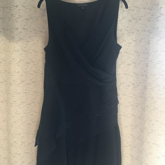 Beautiful Black Layered Banana Republic Dress - Picture 4 of 6